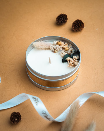 Christmas Candle | Tin container Candle | Dry Flower Scented Soy Wax Candle | Handmade Candle