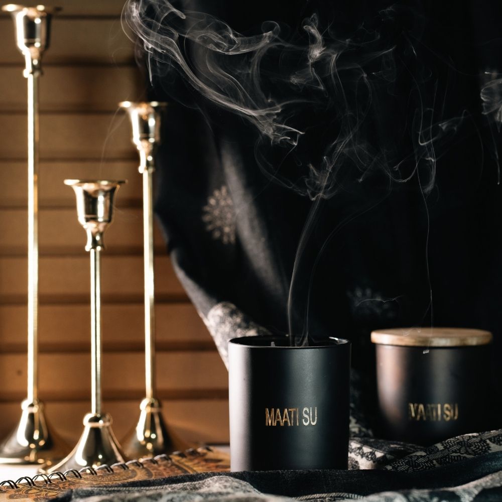 Matte Black Glass Candle | Wooden Lid | Scented Soy Wax Candle