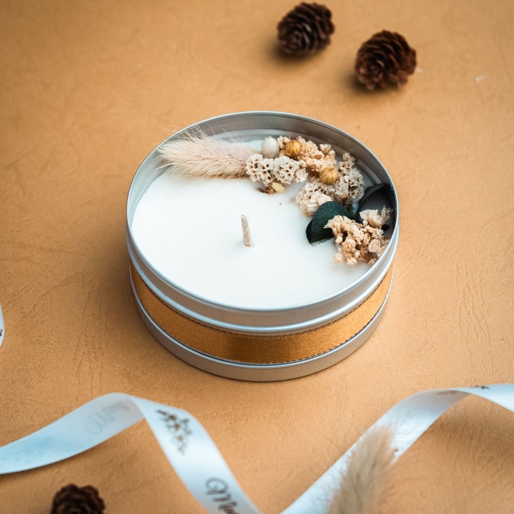 Christmas Tin Candle | Dry Flower | Scented Soy Wax Candle